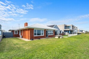 Exterior - The Breeze @ Tennyson (Tennyson)