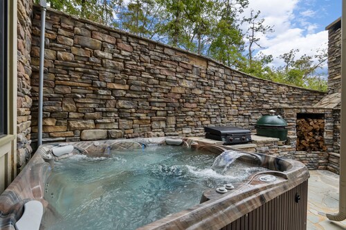 New - Peaceful Lake House, Hot Tub & Private Dock!