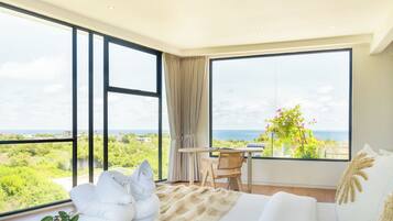 Villa, 4 habitaciones, vistas al mar | Escritorio, cortinas opacas, cunas (de pago) y camas supletorias