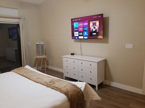 Strygejern/strygebræt, Wi-Fi, sengetøj