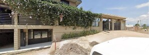 Fachada del alojamiento