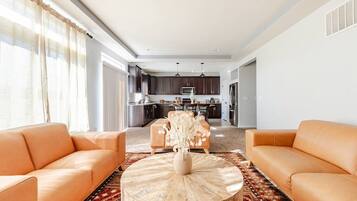 Televisión y chimenea