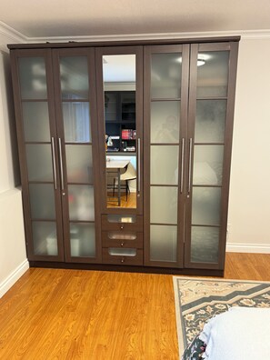 2 habitaciones, tabla de planchar con plancha y wifi gratis 