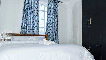 Apartamento família, vista para a cidade | Individualmente decorados, individualmente mobiliados, Wi-Fi de cortesia