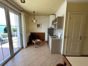 Interior - Nice apartment for 2 people with pool, WIFI, TV and terrace (Pieve)