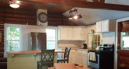 Charming Lakeside 2-bedroom log cabin on Caribou Lake, De Tour Village Michigan