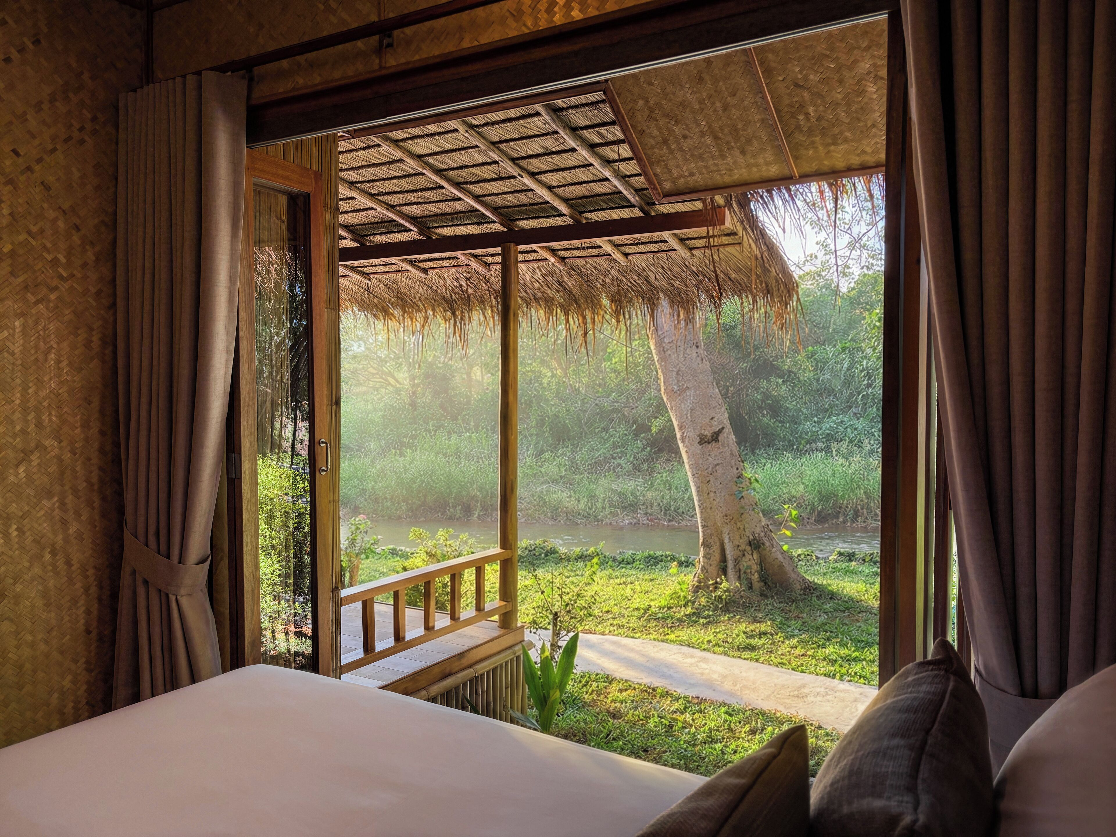 Two Bedroom Riverfront Reserve | مأكولات ومشروبات مجانية في الميني بار وخزنة داخل الغرفة وواي فاي مجانًا