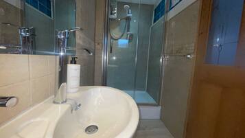 Shower, towels