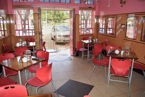 Restaurant - Denniz Guest House Bungoma (Bungoma)