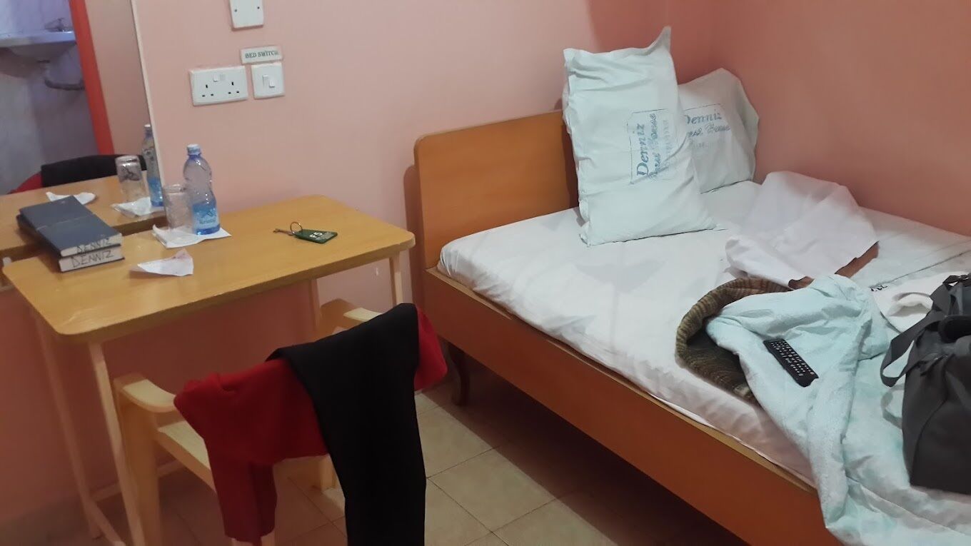 スタンダード ダブルルーム シティビュー | WiFi (無料)、ベッドシーツ