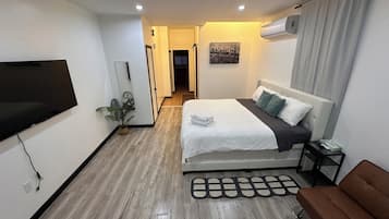 Iron/ironing board, WiFi, bed sheets