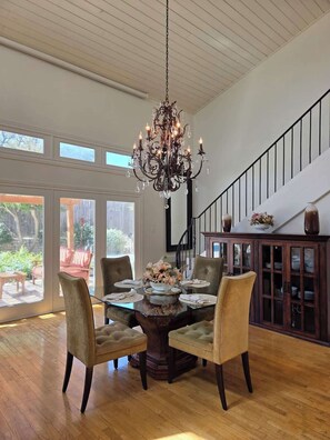 Dining - Haven Getaway Inground Pool Inground Hot tub Family (Belton)
