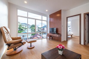 Standard Suite, 1 King Bed, City View | View from room