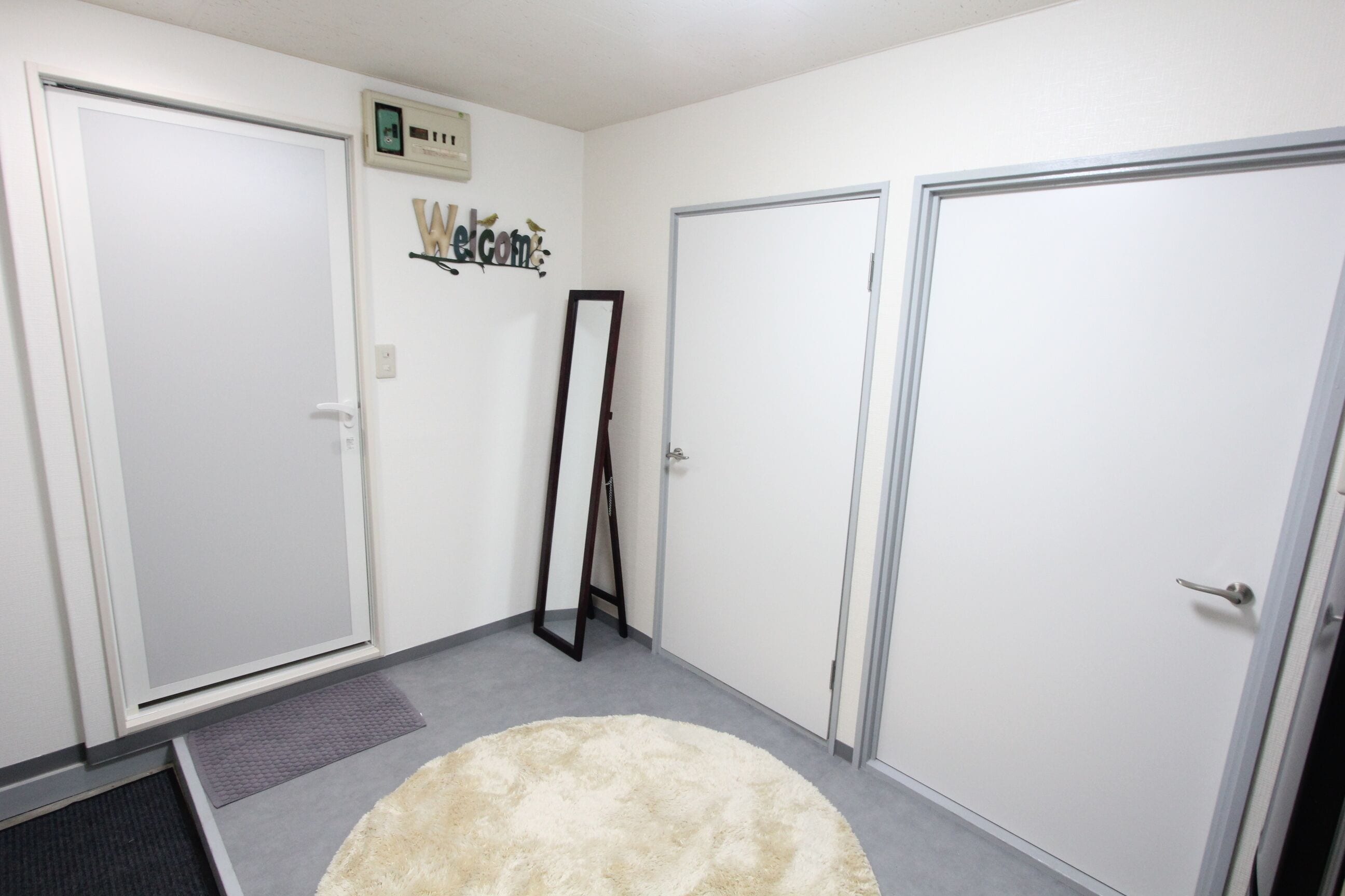 Basic Triple Room | Living area