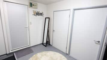 Basic Triple Room | Living area