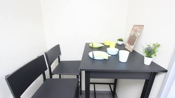 Basic Double Room | Living area