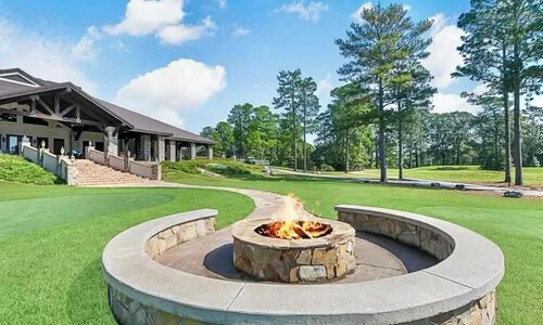 ~ Renovated Luxe Condo at Rayburn Country Club golf resort ~