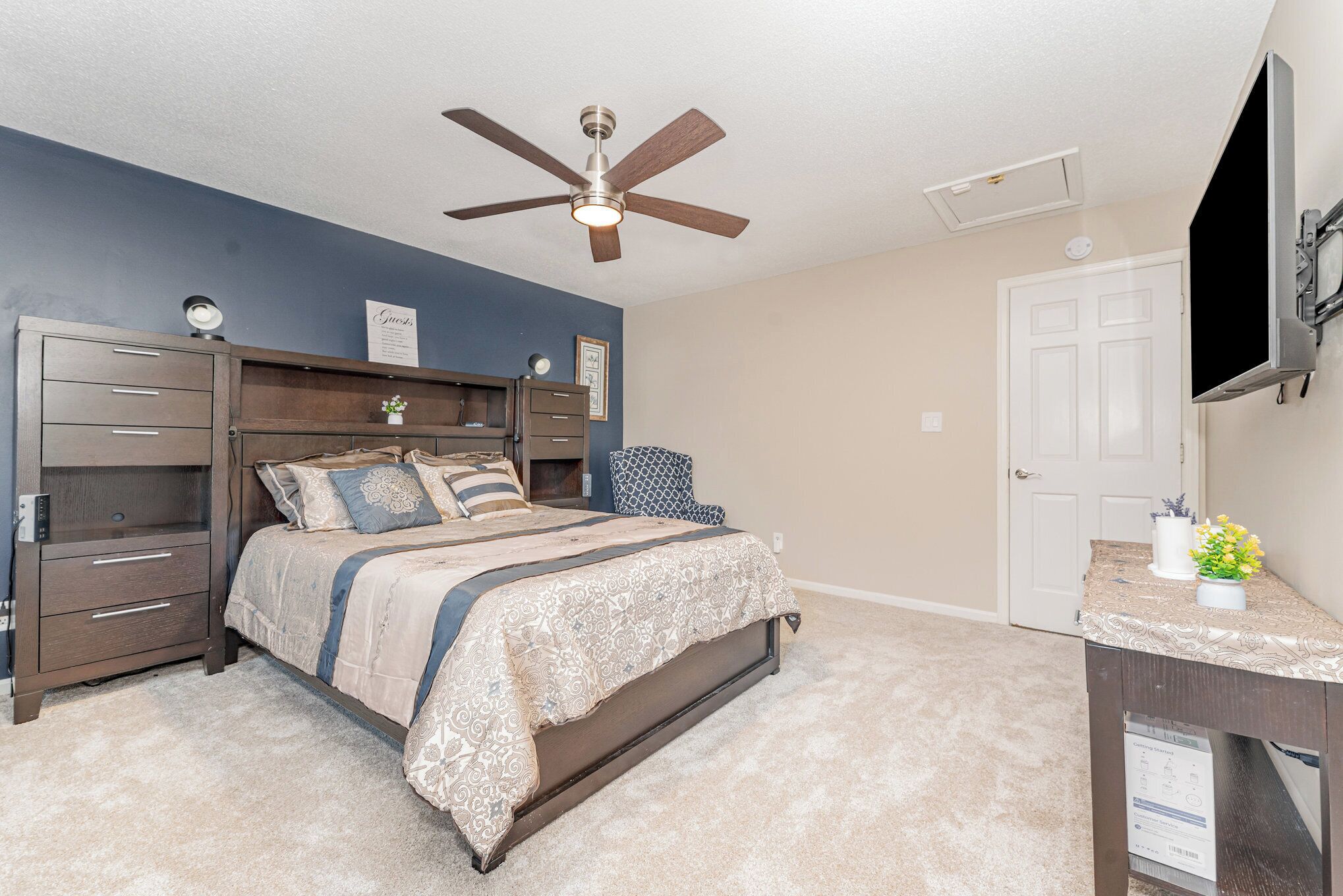 2 habitaciones, escritorio, tabla de planchar con plancha y wifi 