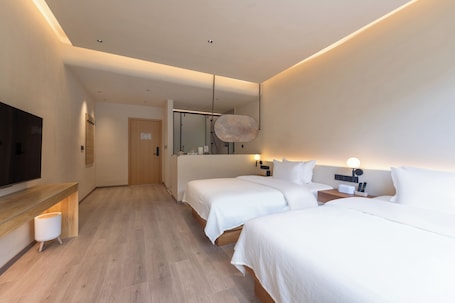 Blackout drapes, soundproofing, iron/ironing board, free WiFi