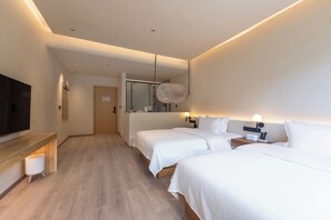 Blackout curtains, soundproofing, iron/ironing board, free WiFi