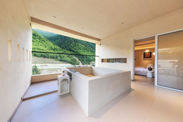 高级套房, 山景 | 起居区 | 打印机