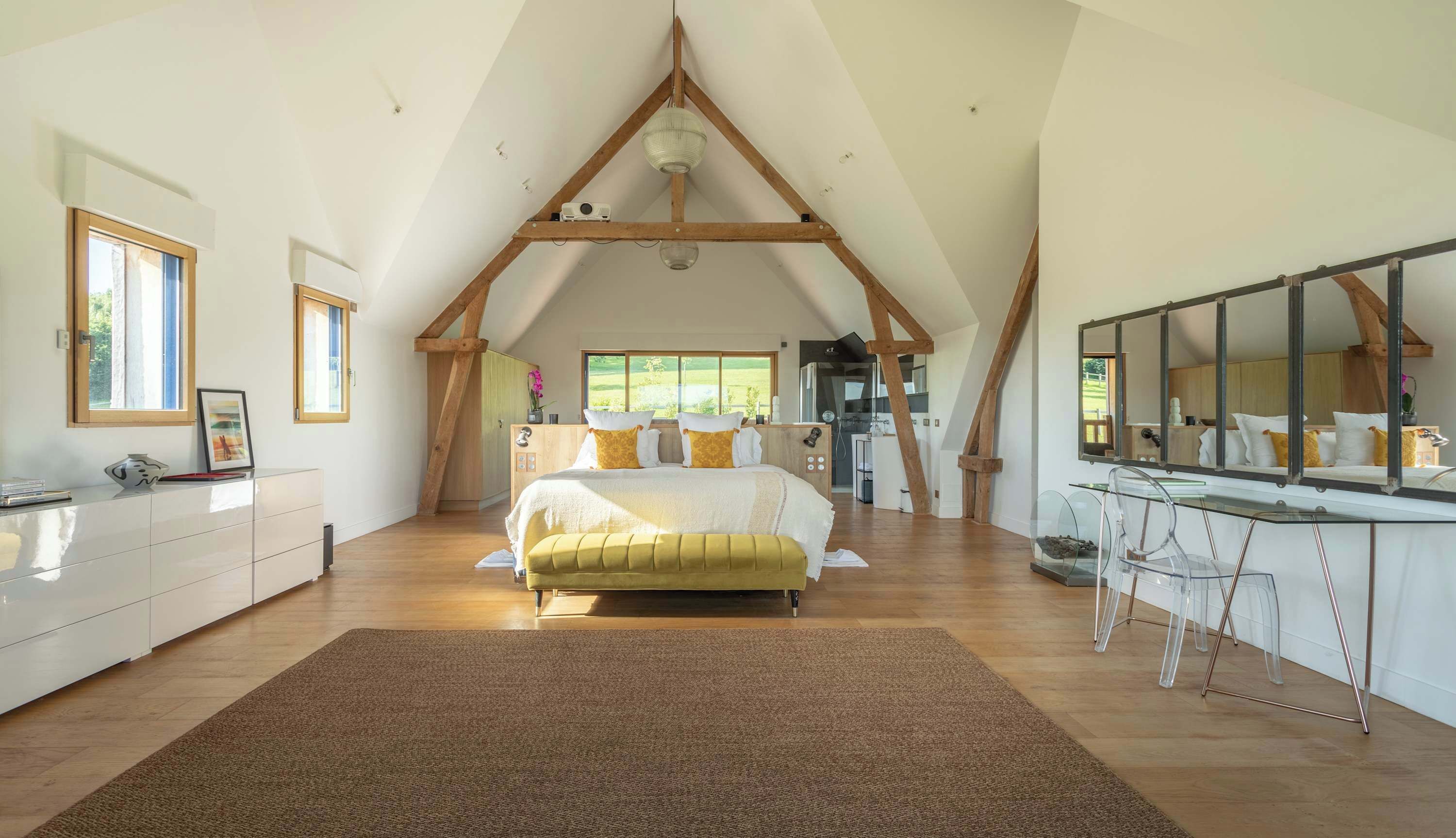 5 室のベッドルーム、デスク、アイロン / アイロン台、WiFi