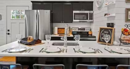 Cozy Luray Cabin w/Fire Pit, Grill, WiFi & More!