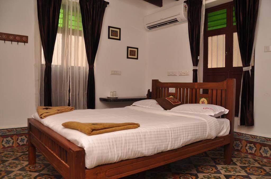 Habitación Deluxe doble | Ropa de cama hipoalergénica, escritorio, wifi gratis y ropa de cama