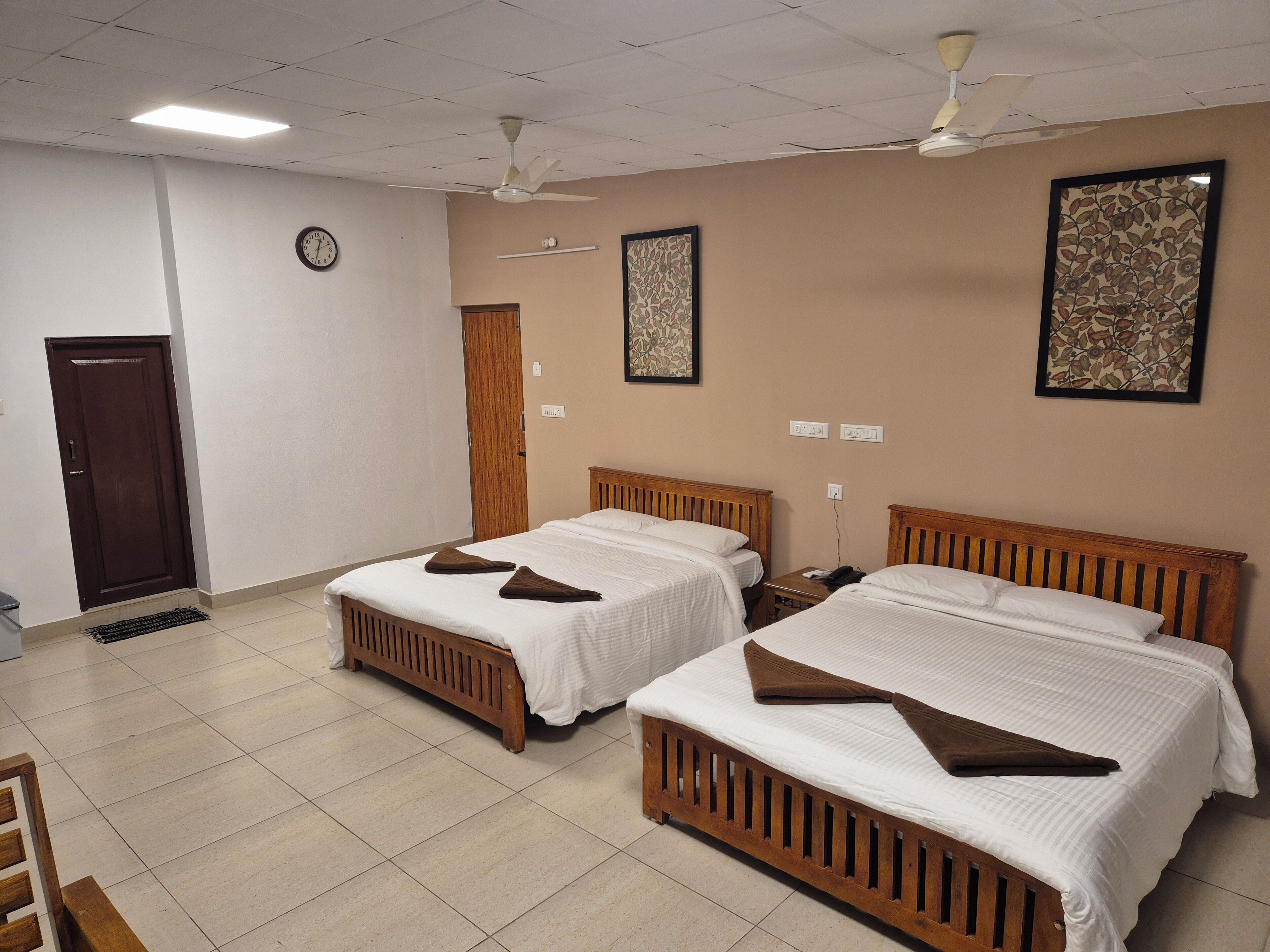 Familienzimmer | Allergikerbettwaren, Schreibtisch, kostenloses WLAN, Bettwäsche