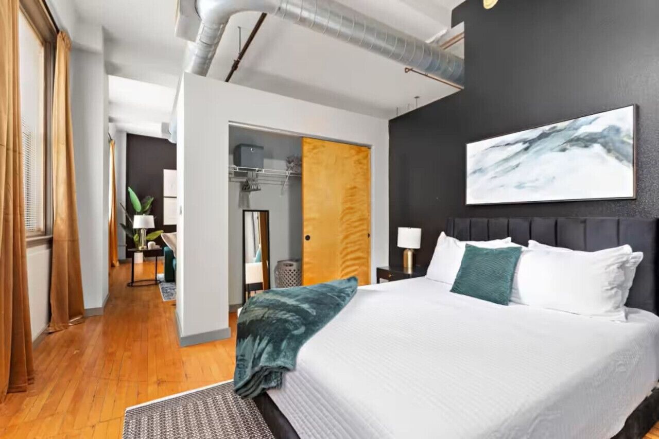 Bureau, fer et planche à repasser, Wi-Fi, draps fournis