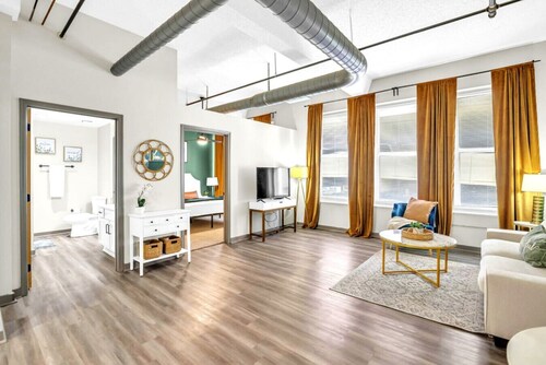 Cozy Stay, Power & Light Area,Pool w/ Free Parking