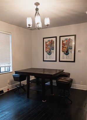 Dining - The Cozy Cottage! (Detroit)