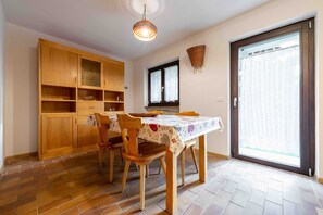 Dining - Apartment in Fontanazzo in a quiet area (Mazzin)