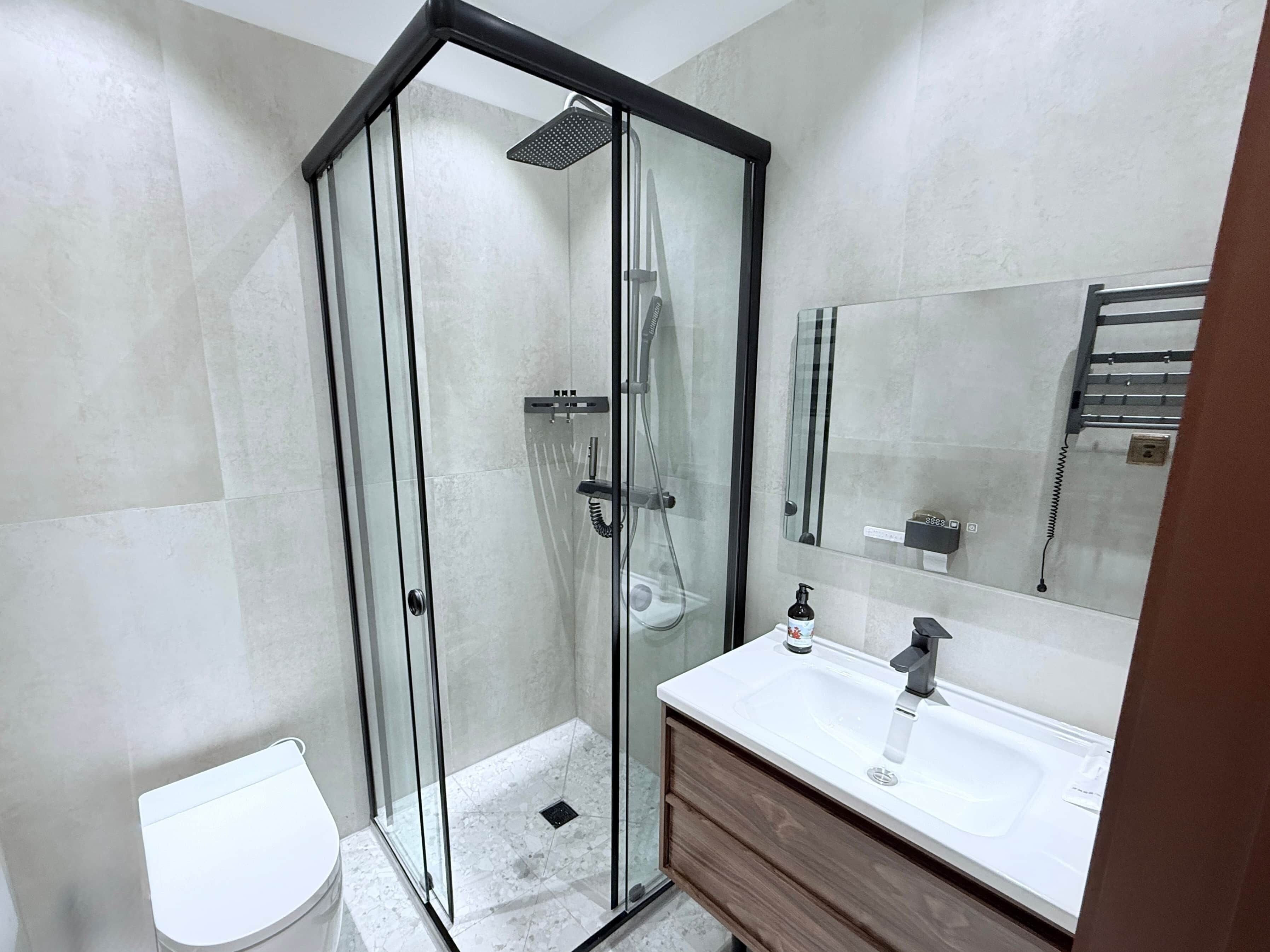 Secador de pelo y toallas