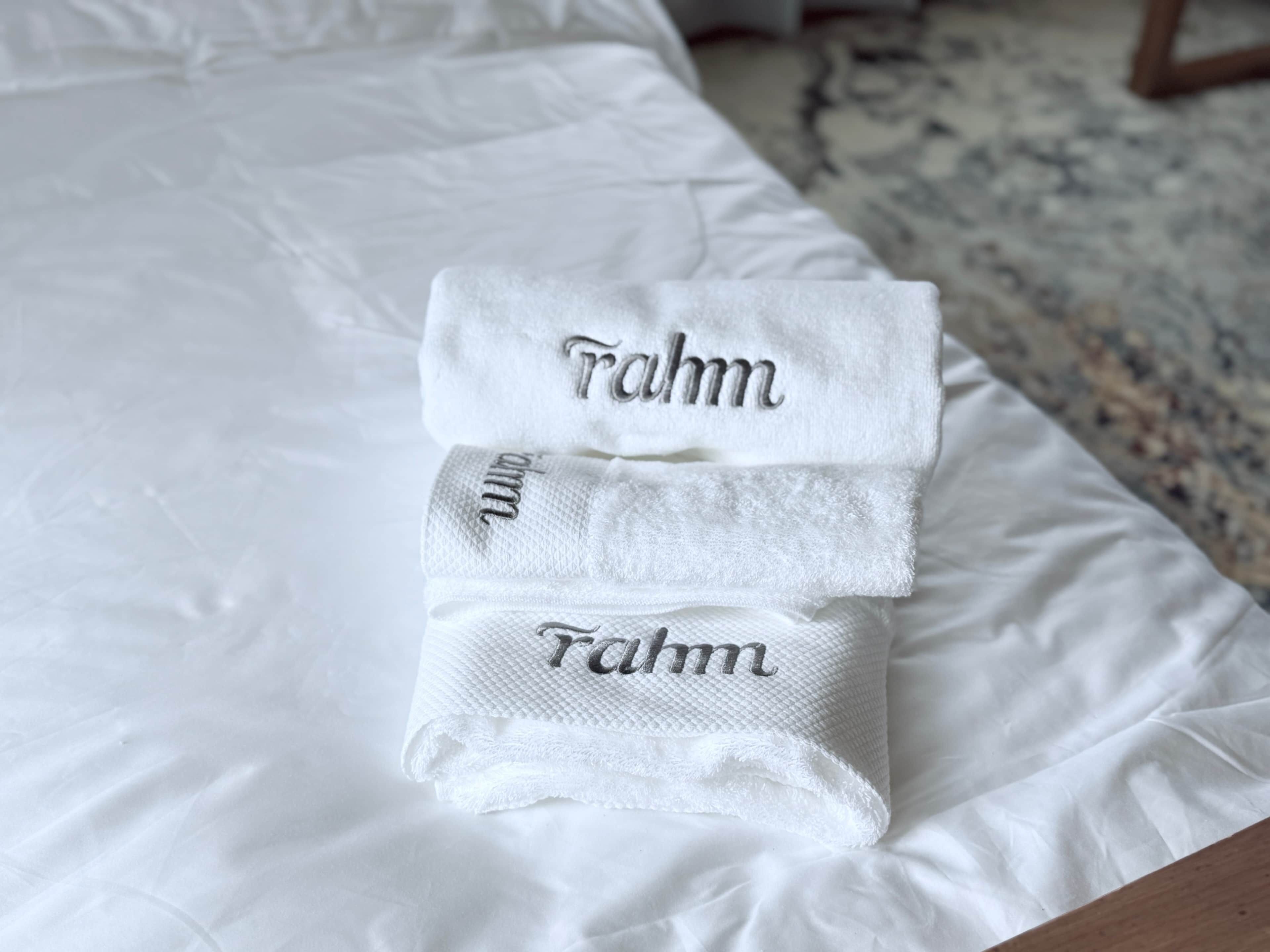 Hårføner og håndklær