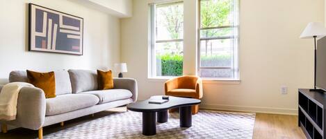 Télévision, chaîne hi-fi