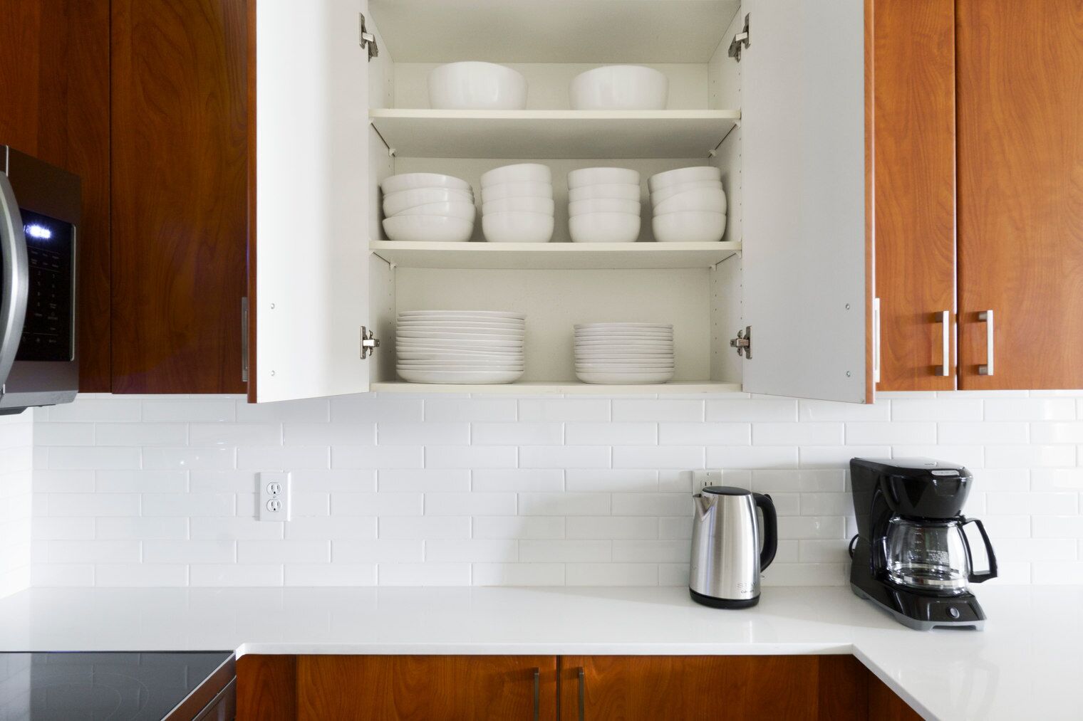 雪櫃、微波爐、焗爐、爐具