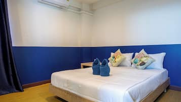 Senior-studiosuite | Skrivebord, arbejdsområde til bærbare computere, gratis Wi-Fi, sengetøj