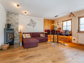 Interior - Detached holiday home with terrace and balcony. (Bramberg am Wildkogel)