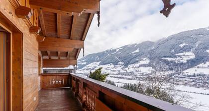 Detached holiday home with terrace and balcony.
