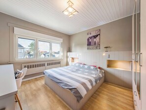 4 bedrooms, Internet - Renovated holiday home in a quiet location (Koksijde)