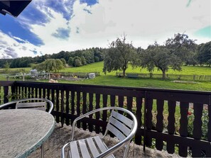 تناول الطعام بالخارج