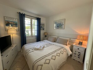 Fer et planche à repasser, accès Internet