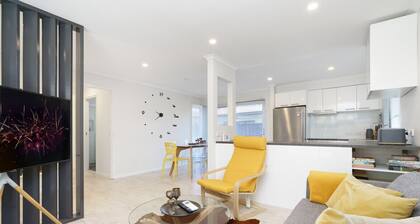 NEW TO VRBO: Stylish 3Bedroom Escape in South Canberra