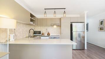 Fridge, microwave, oven, stovetop