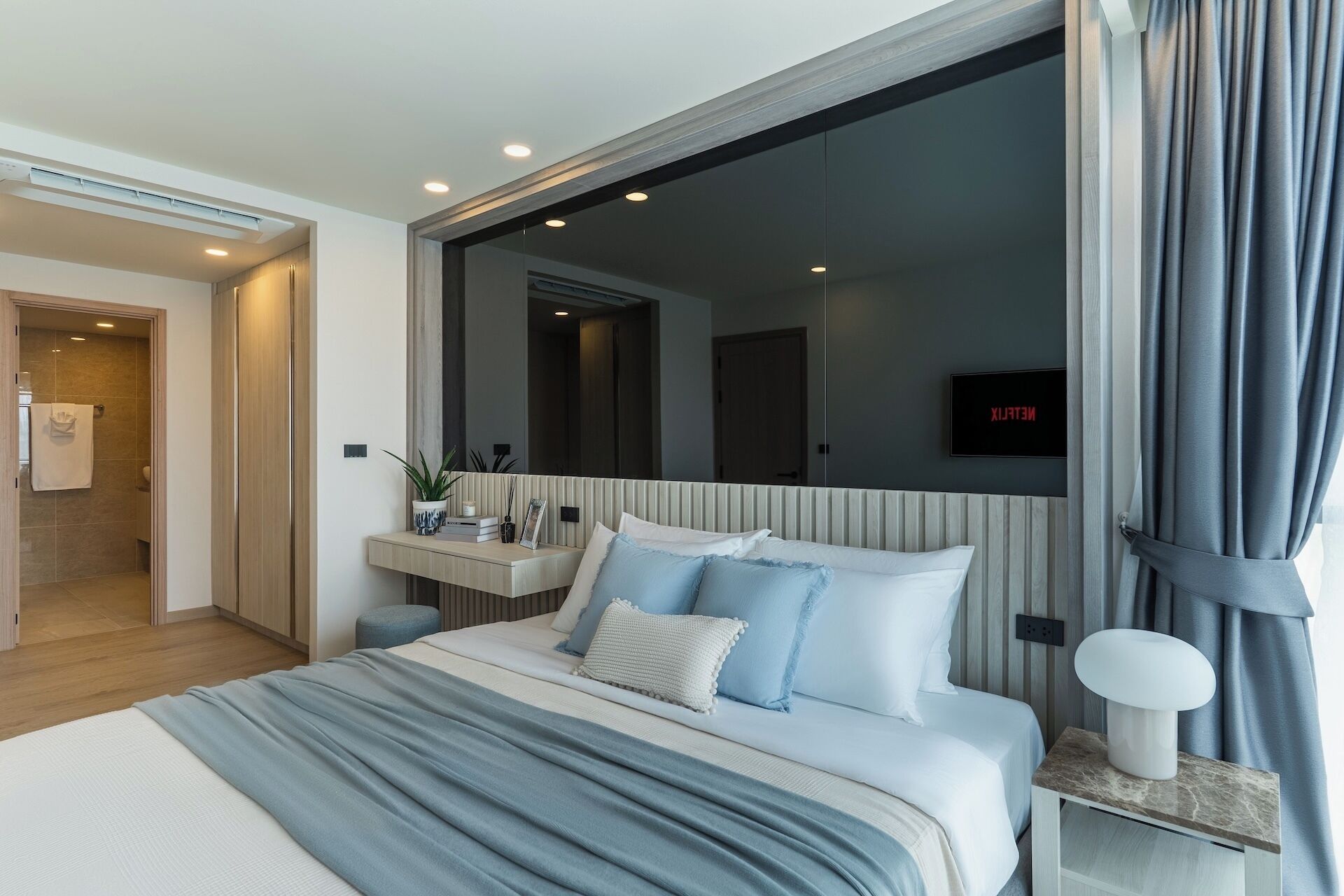 Een kluis op de kamer, verduisterende gordijnen