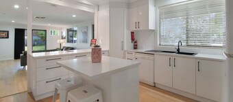 The Corner Cottage - Quaint & Cosy Charm