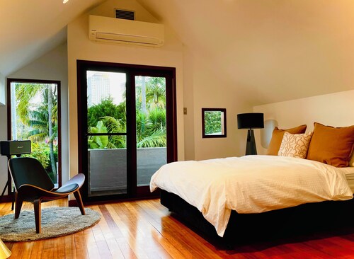 Boutique Artistic Home-Near North Syd & Kirribilli