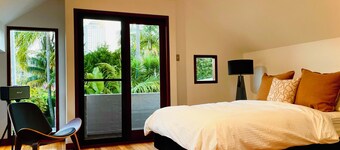 Boutique Artistic Home-Near North Syd & Kirribilli