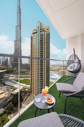 Luxe appartement, balkon, uitzicht op stad | Uitzicht vanaf balkon